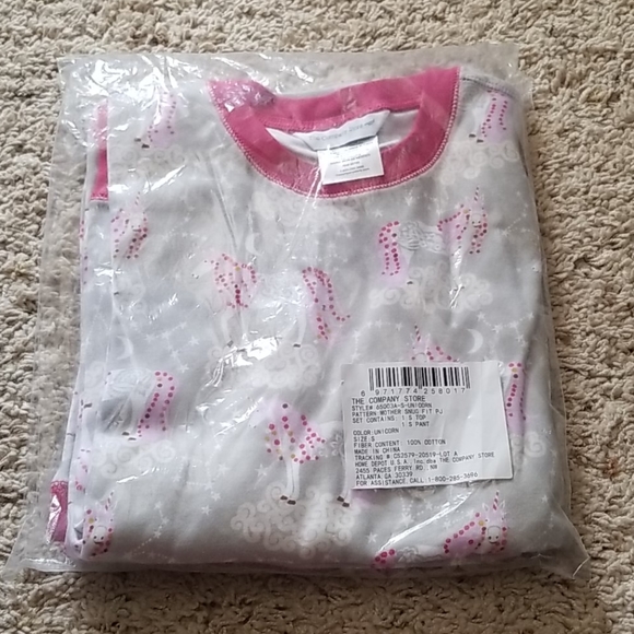 New unicorn pajamas - Picture 1 of 4